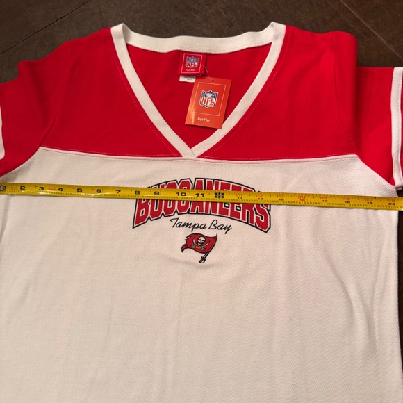 WOMENS - TAMPA BAY BUCCANEERS NFL JERSEY - SIZE XL - Picture 6 of 15
